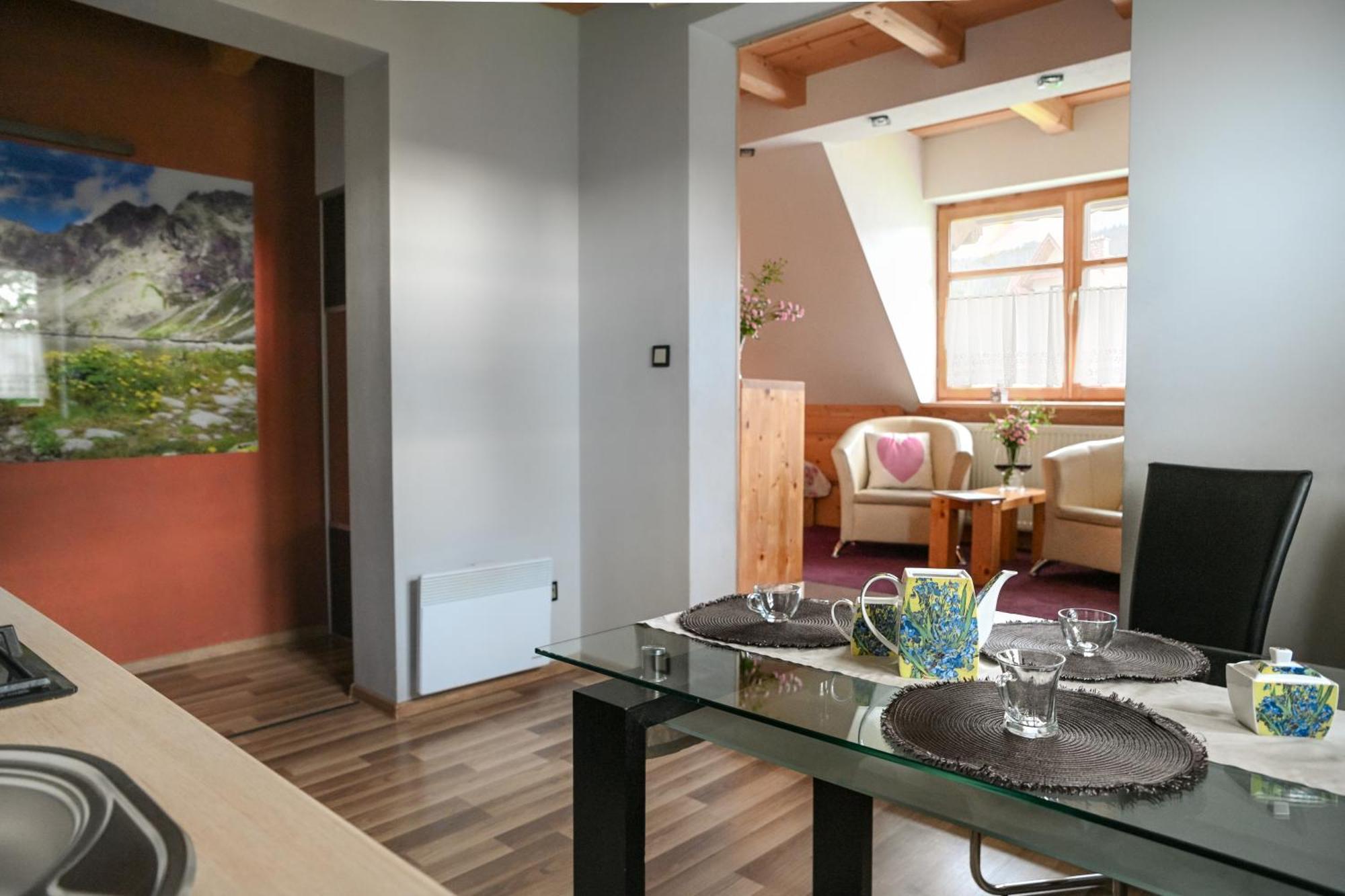 コシチェリスコ Zakatek Pod Smrekami Bed & Breakfast エクステリア 写真