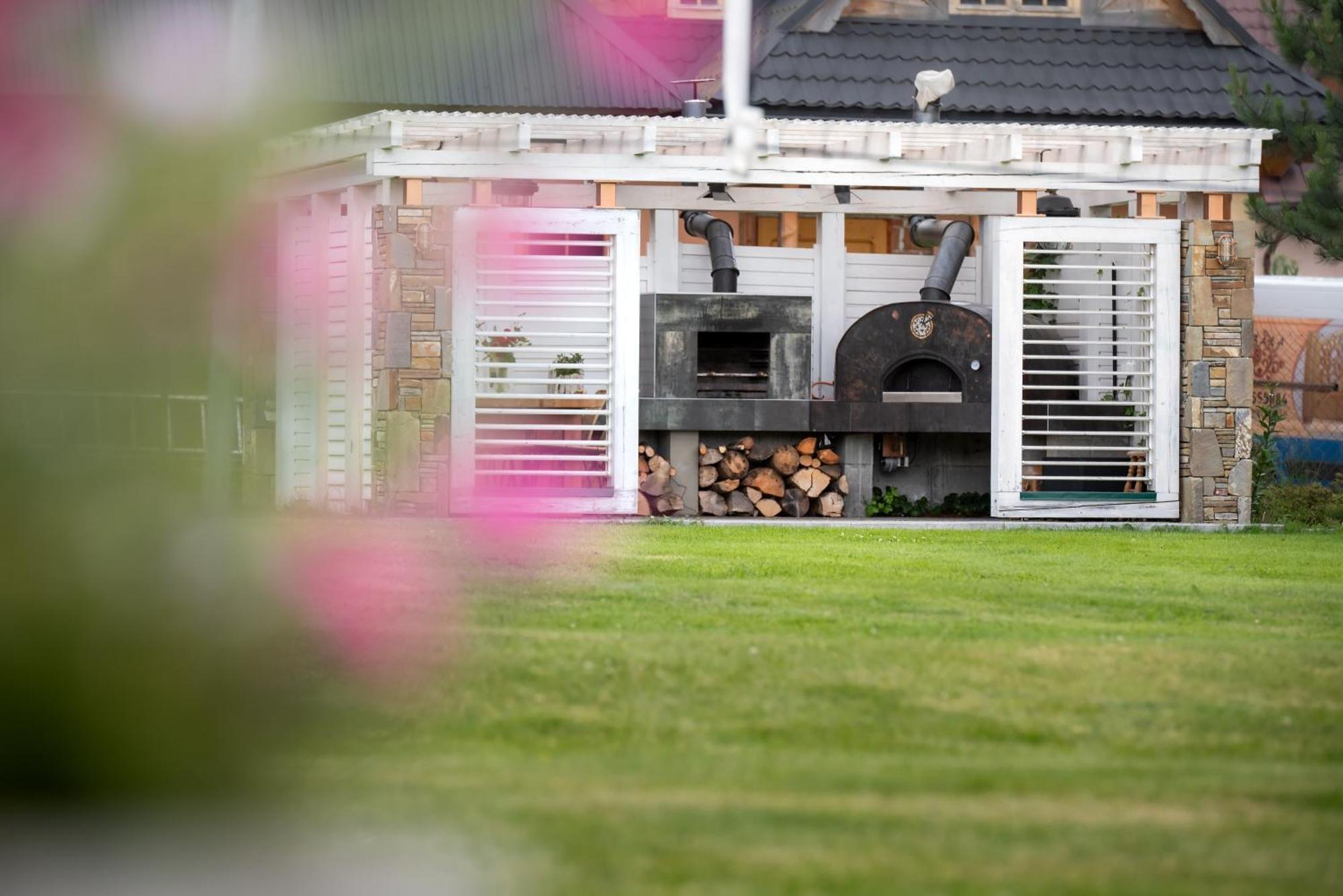 コシチェリスコ Zakatek Pod Smrekami Bed & Breakfast エクステリア 写真