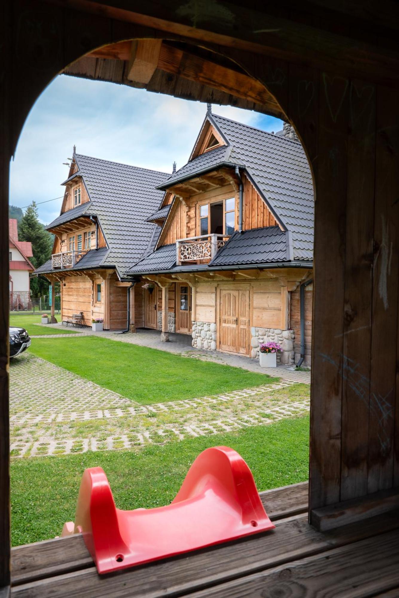コシチェリスコ Zakatek Pod Smrekami Bed & Breakfast エクステリア 写真