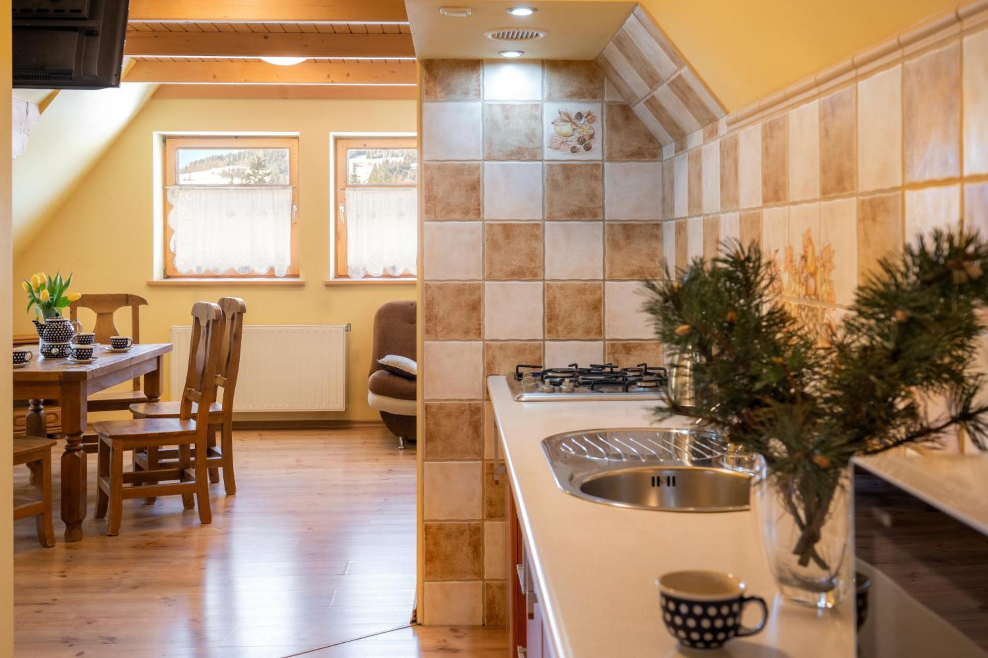 コシチェリスコ Zakatek Pod Smrekami Bed & Breakfast エクステリア 写真