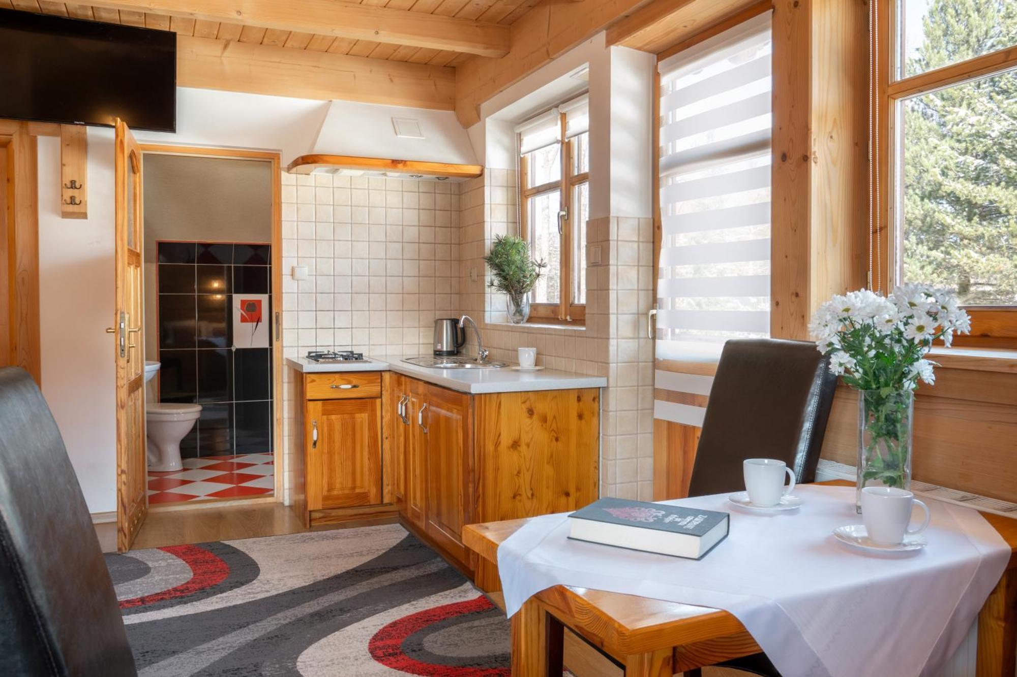 コシチェリスコ Zakatek Pod Smrekami Bed & Breakfast エクステリア 写真